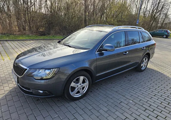 śląskie Skoda Superb cena 51900 przebieg: 182000, rok produkcji 2014 z Nowy Wiśnicz